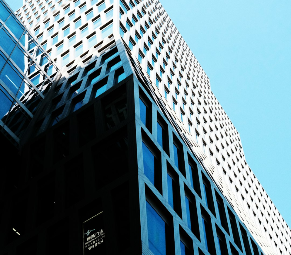 Edifício corporativo moderno